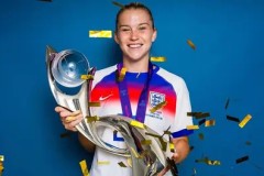 从1-1到1-2！英超最大冷门诞生，黑马读秒绝杀送利物浦首败